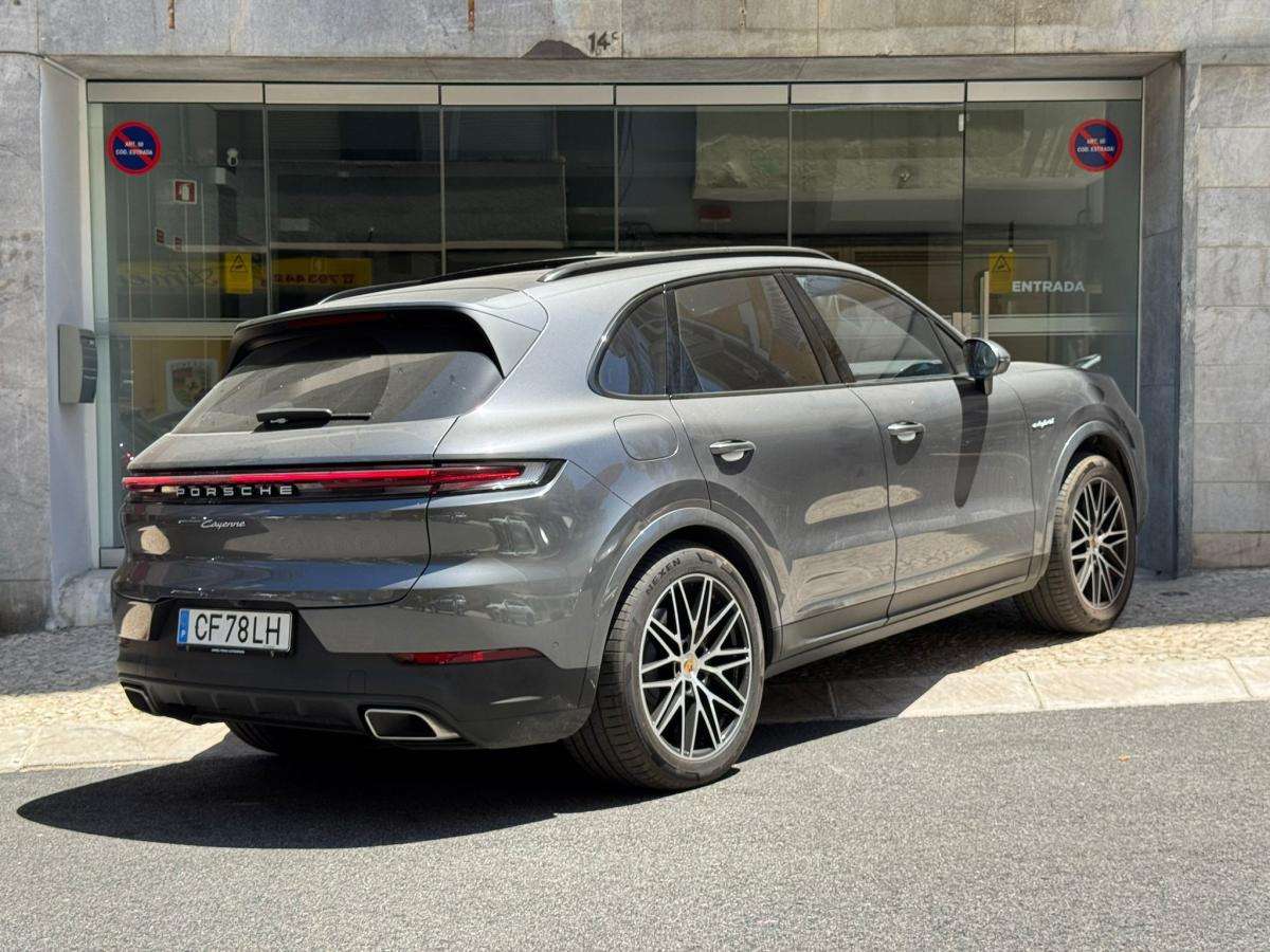 porsche-cayenne-2024-hibrido-a-gasolina-2995cc