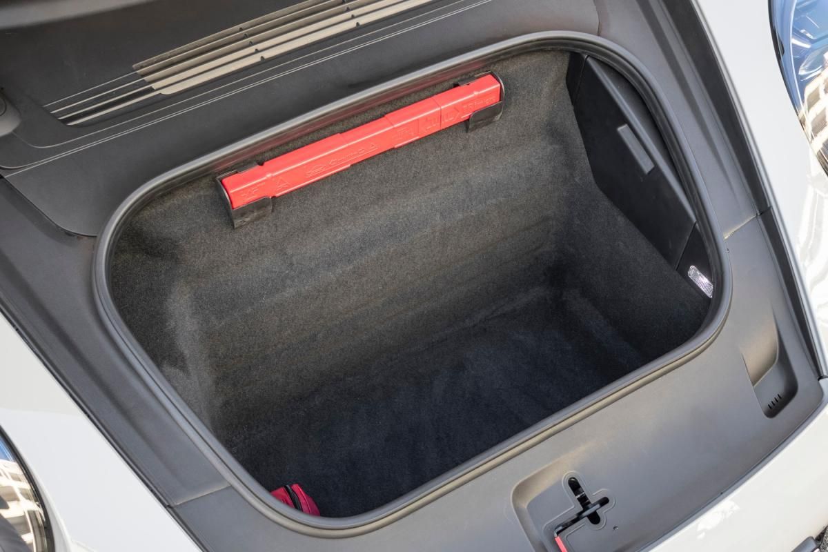porsche-992-2023-gasolina-2981cc