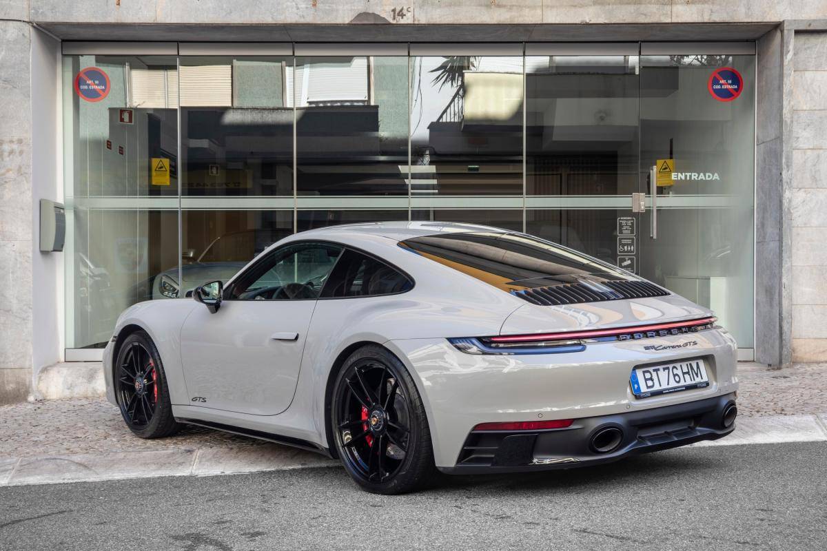 porsche-992-2023-gasolina-2981cc