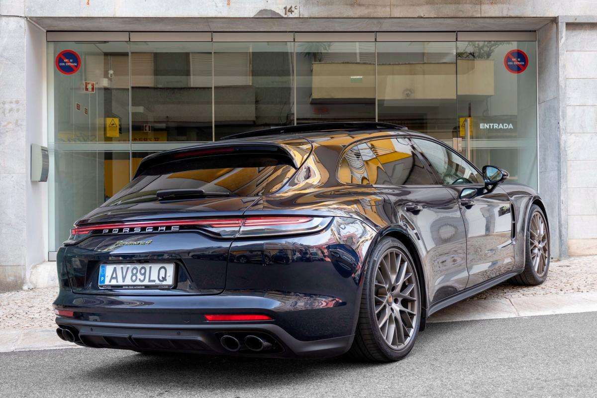 porsche-panamera-sport-turismo-2022-hibrido-a-gasolina-2894cc