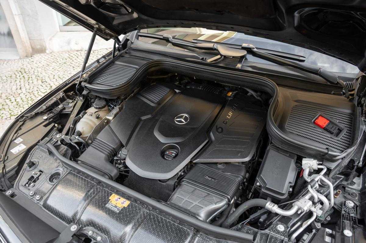mercedes-benz-gls-2022-diesel-2925cc