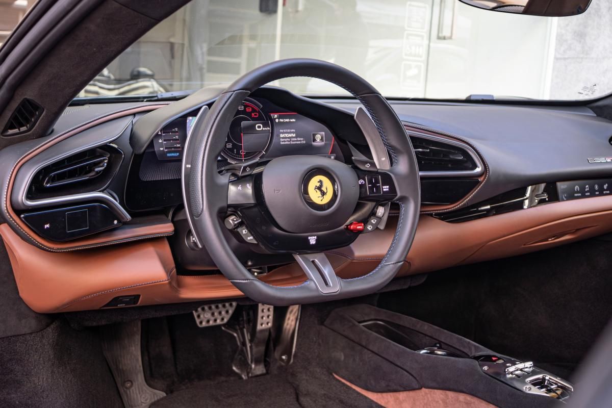ferrari-296-2023-hibrido-a-gasolina-2992cc