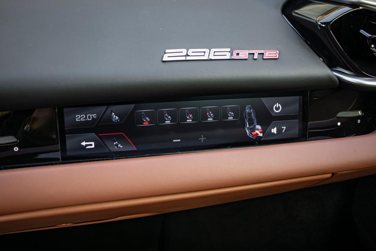 ferrari-296-2023-hibrido-a-gasolina-2992cc