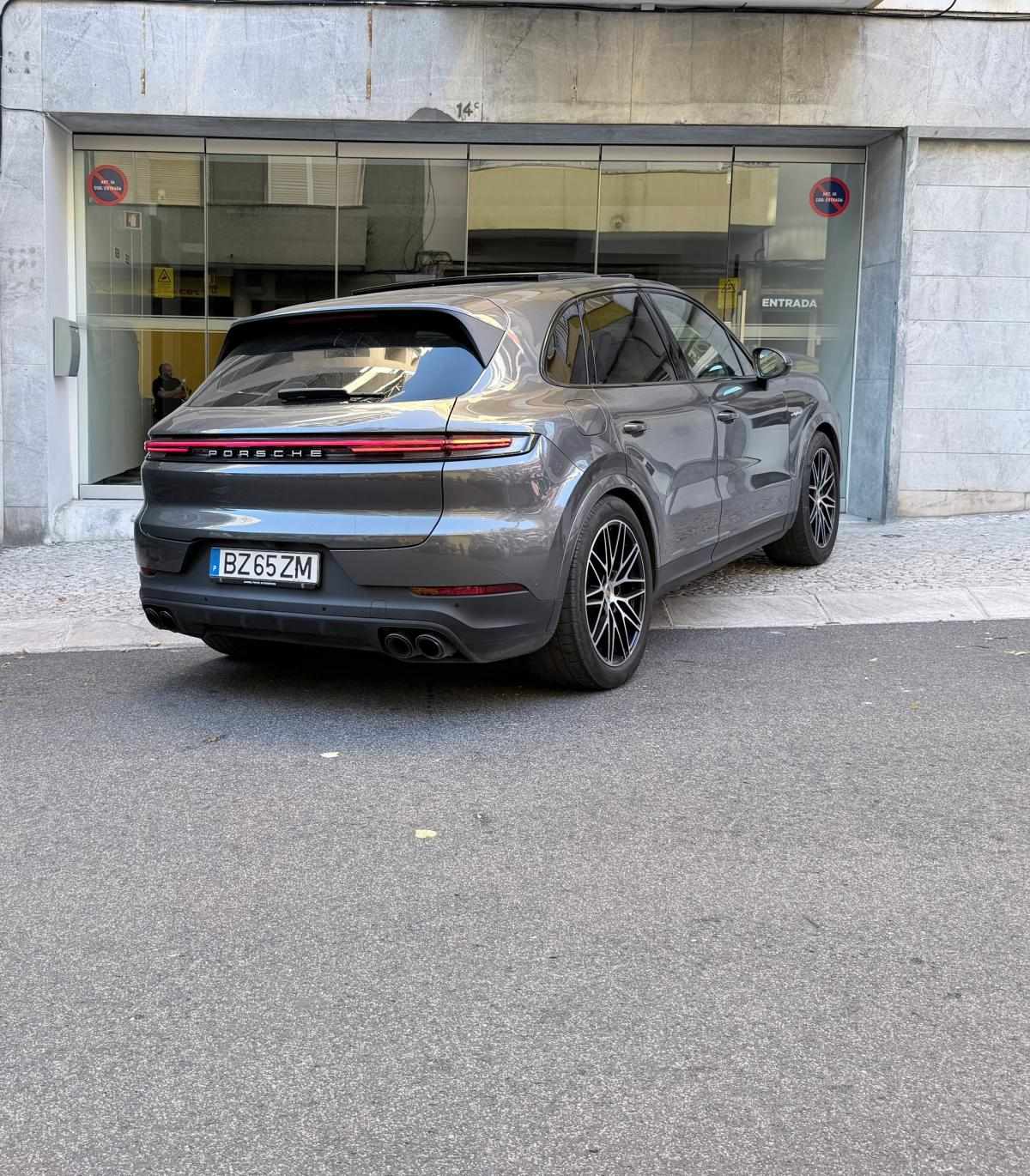 porsche-cayenne-2025-hibrido-a-gasolina-2995cc