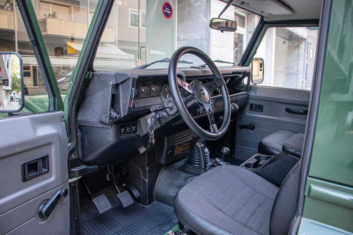land-rover-defender-1998-diesel-2495cc