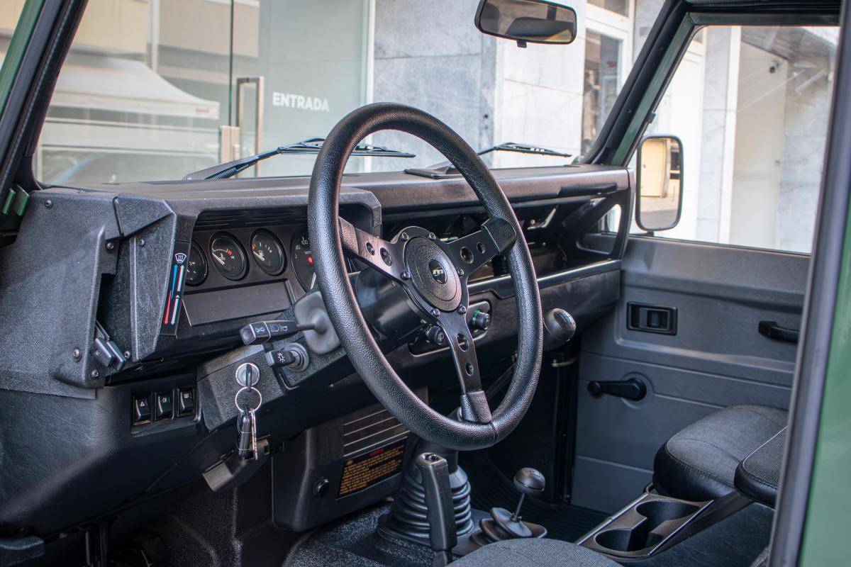 land-rover-defender-1998-diesel-2495cc