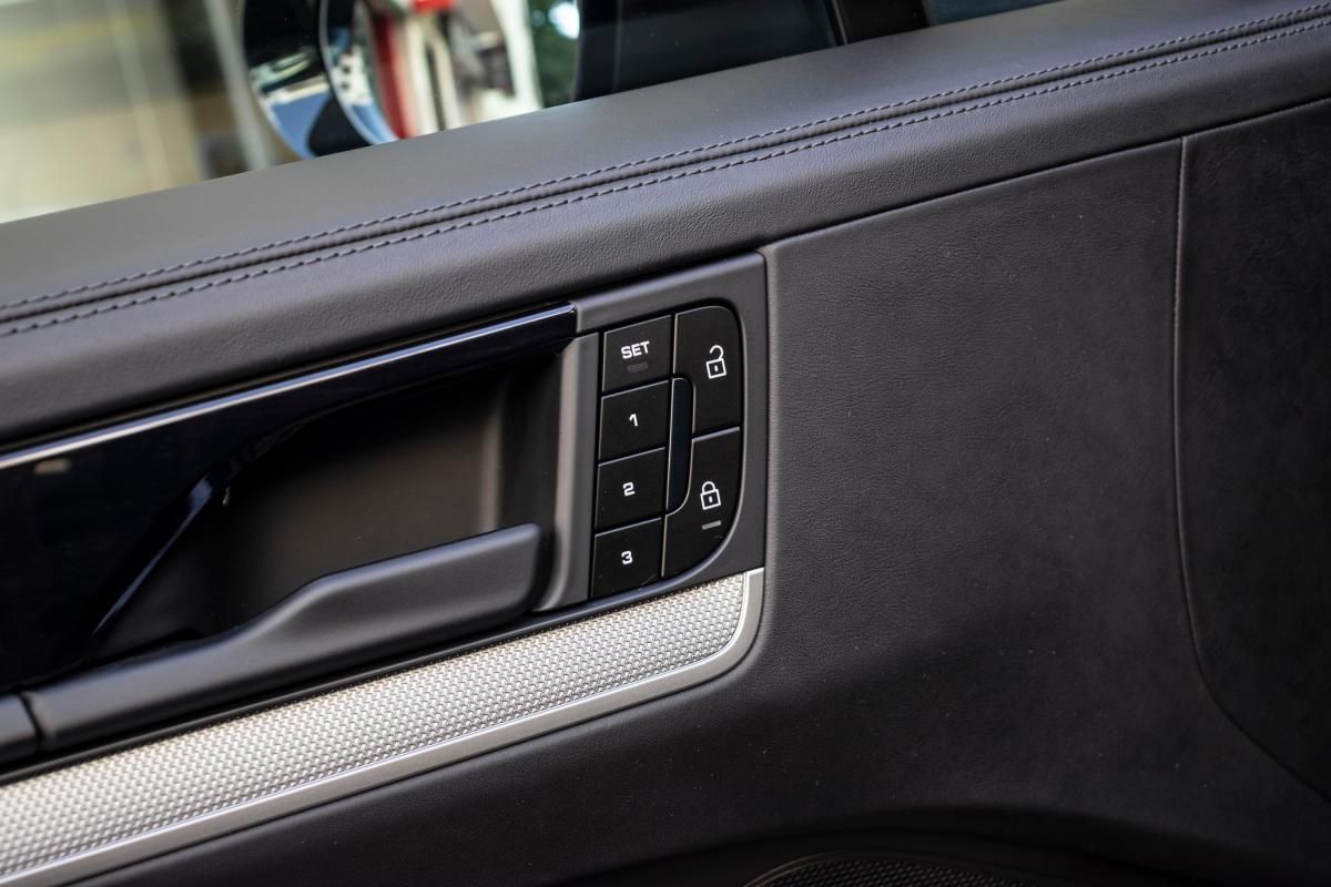 porsche-cayenne-2024-hibrido-a-gasolina-2995cc