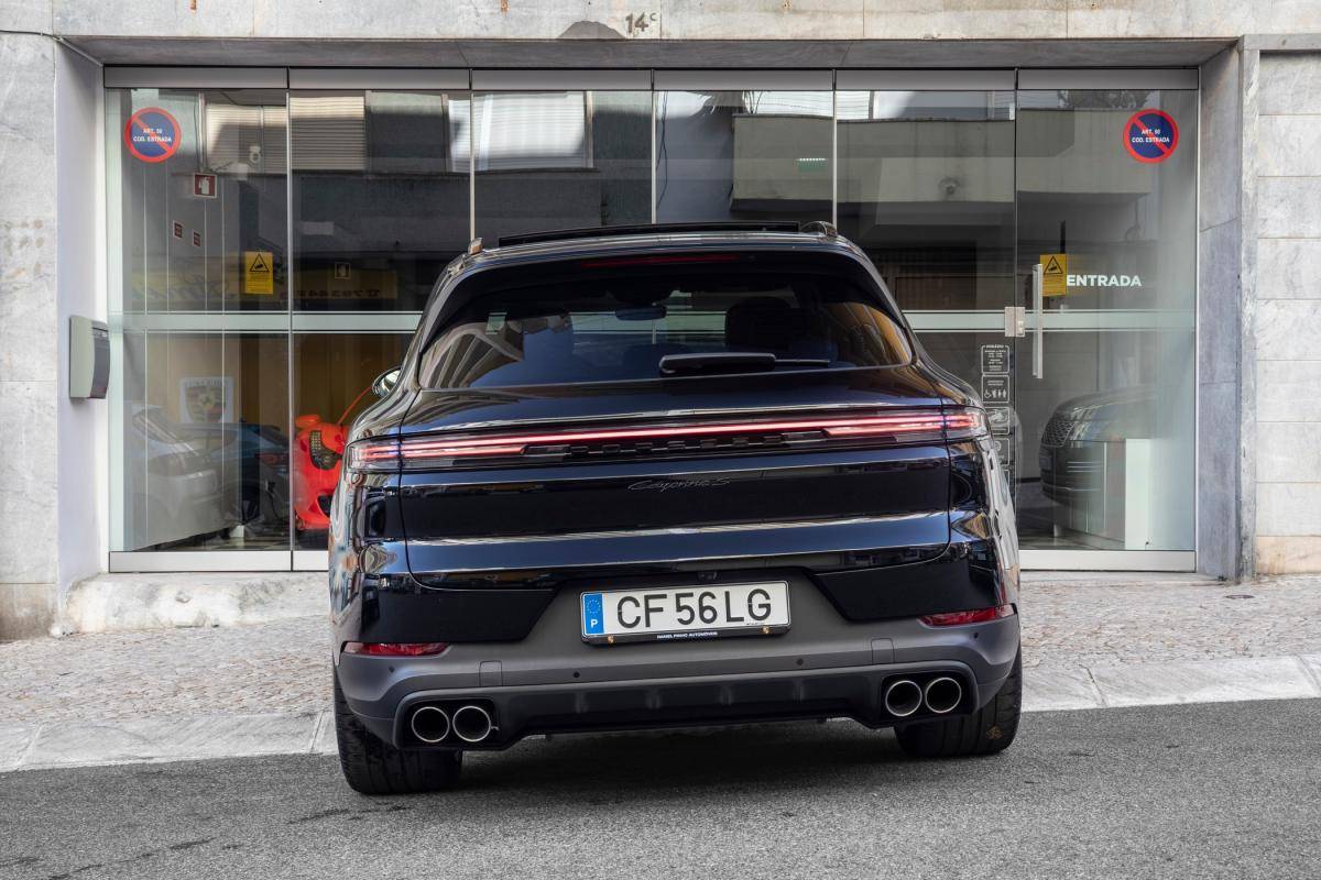 porsche-cayenne-2024-hibrido-a-gasolina-2995cc