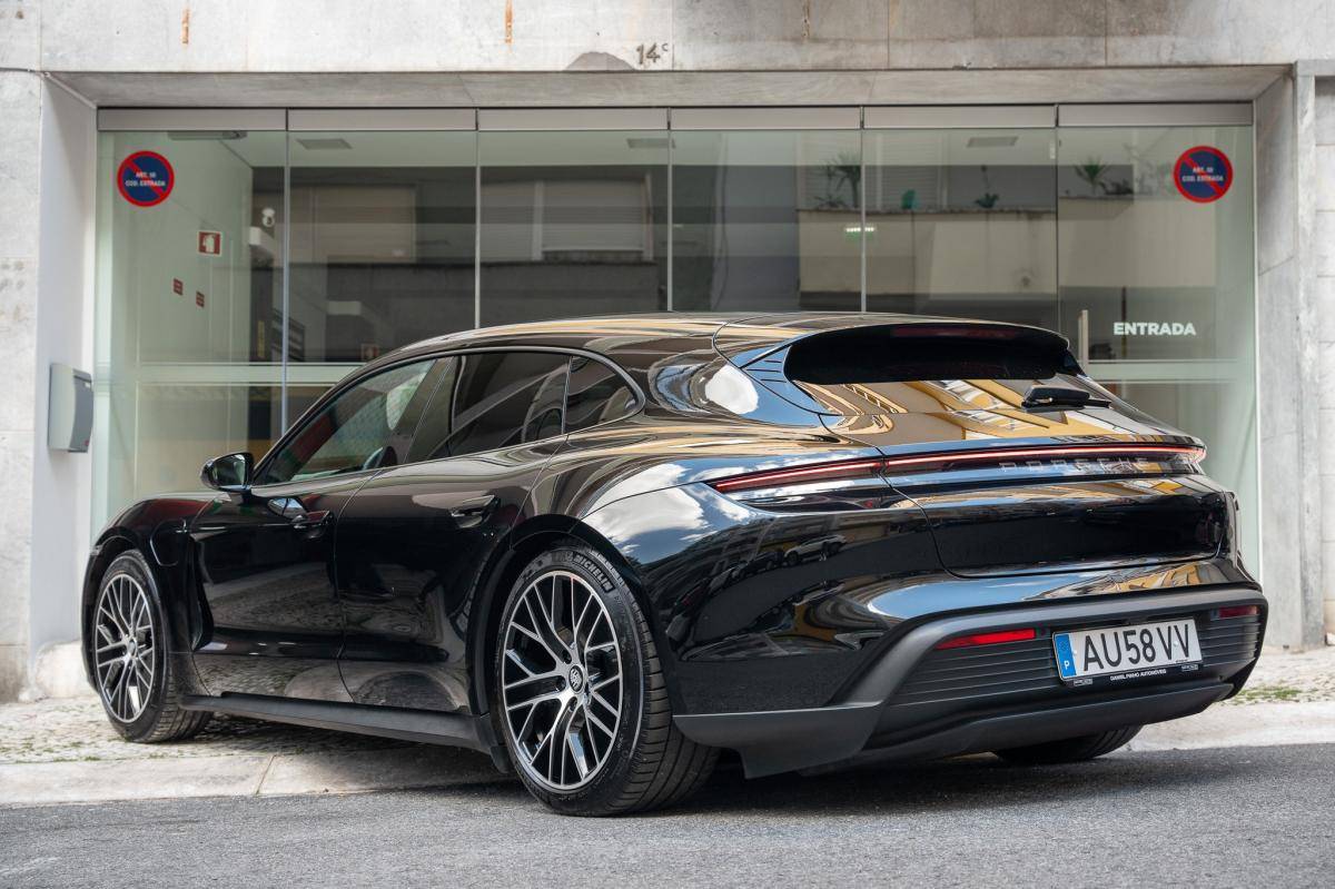 porsche-taycan-2022-eletrico-0cc