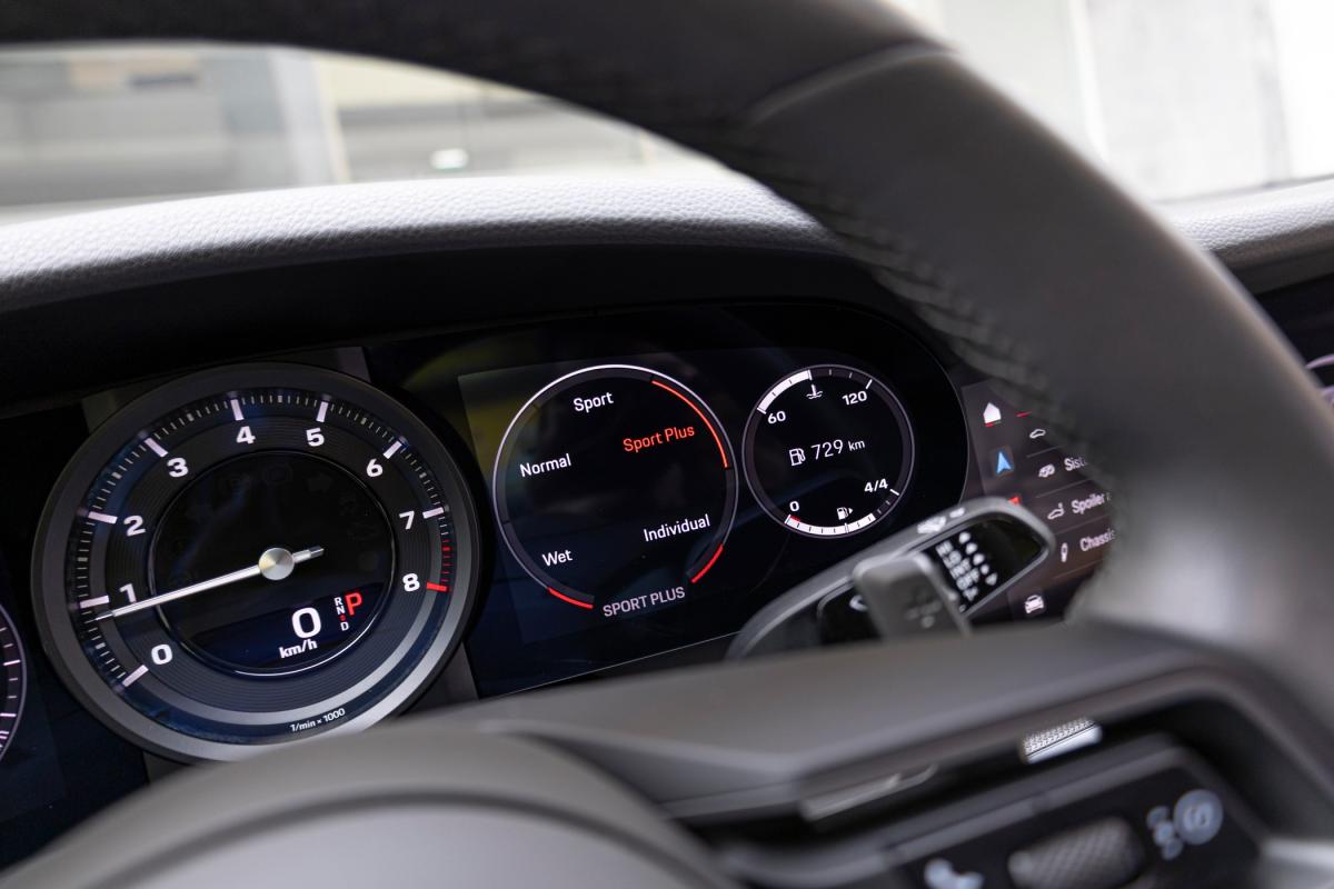 porsche-992-2023-gasolina-3000cc