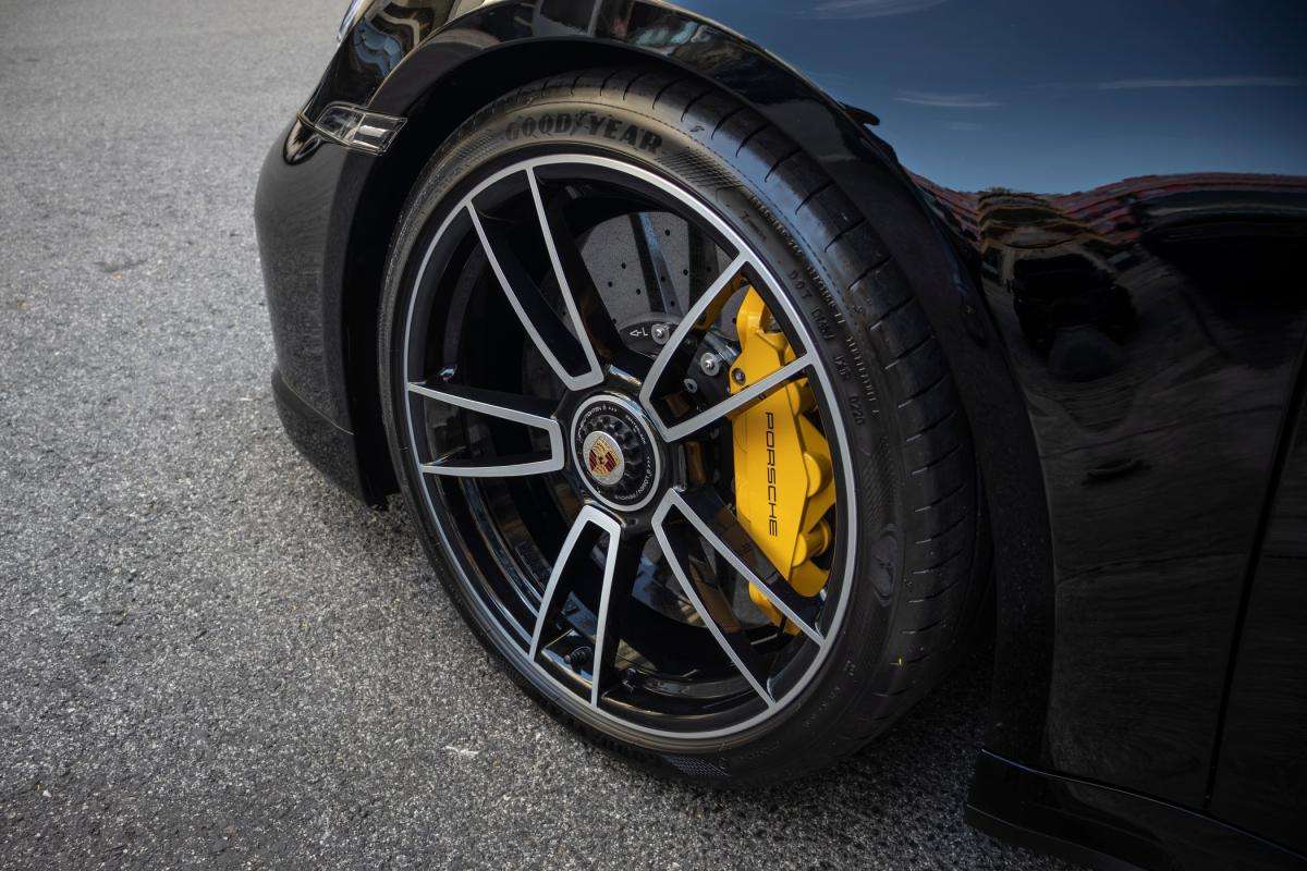 porsche-992-2020-gasolina-3800cc