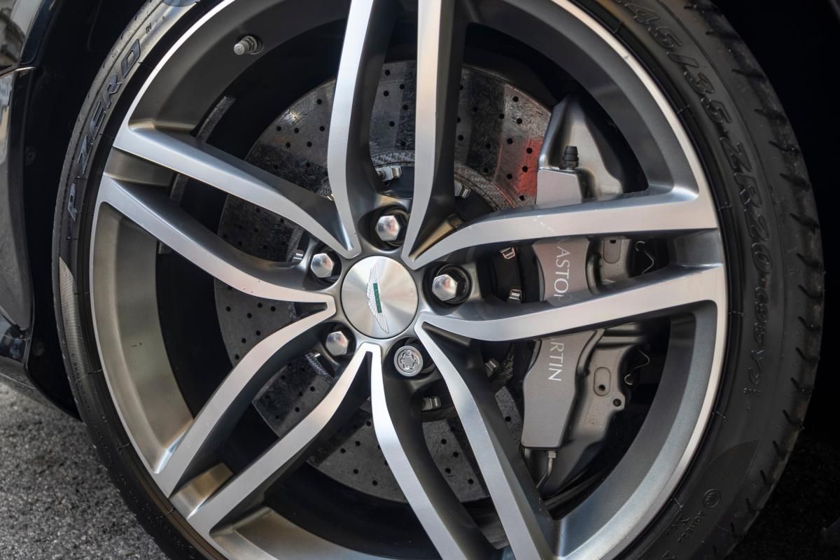 aston-martin-db9-2015-gasolina-5935cc