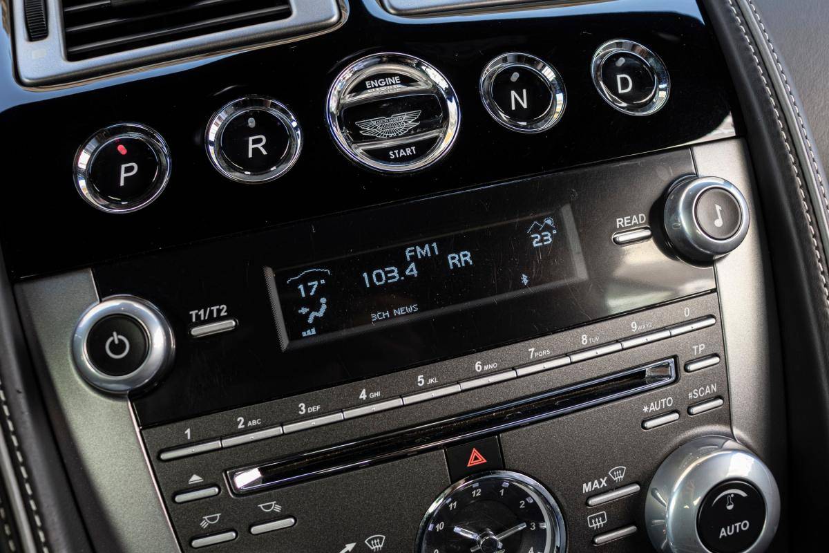 aston-martin-db9-2015-gasolina-5935cc