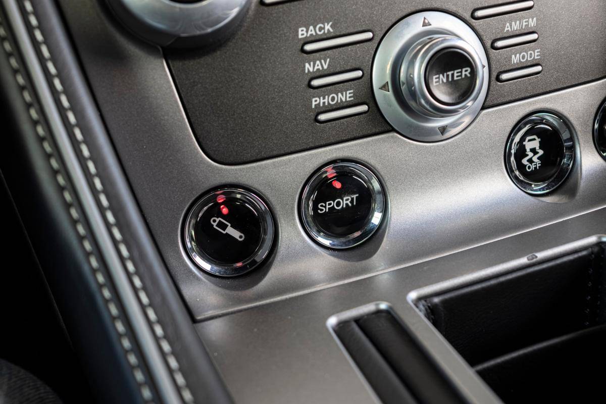 aston-martin-db9-2015-gasolina-5935cc