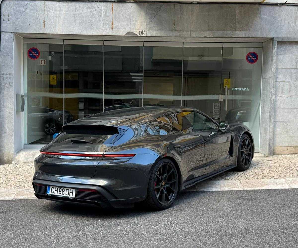 porsche-taycan-2022-eletrico-0cc