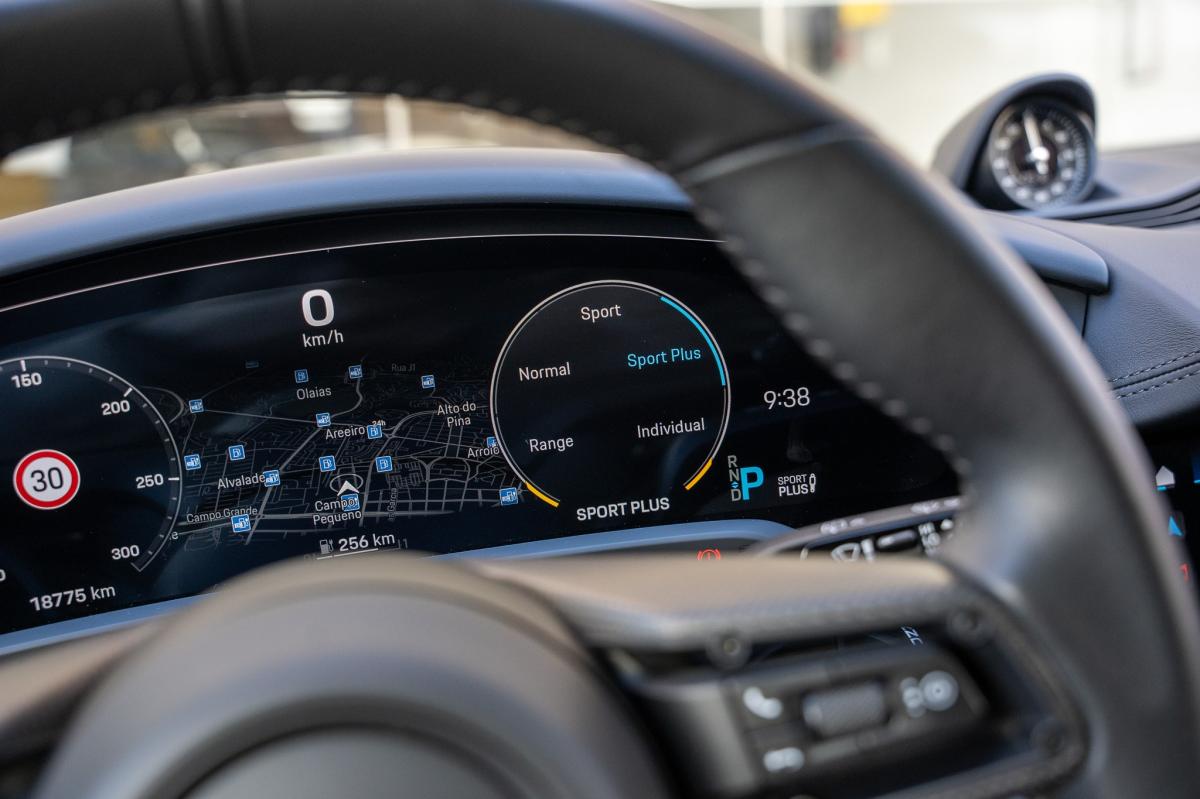 porsche-taycan-2022-eletrico-0cc