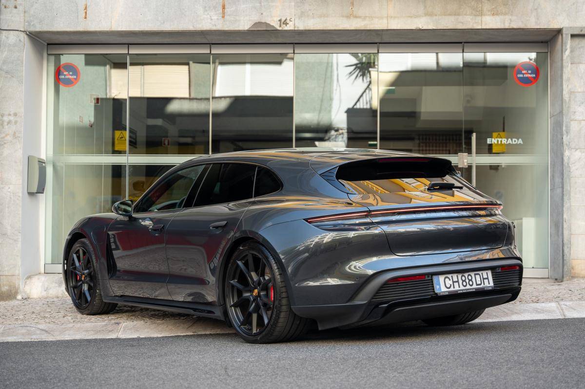 porsche-taycan-2022-eletrico-0cc