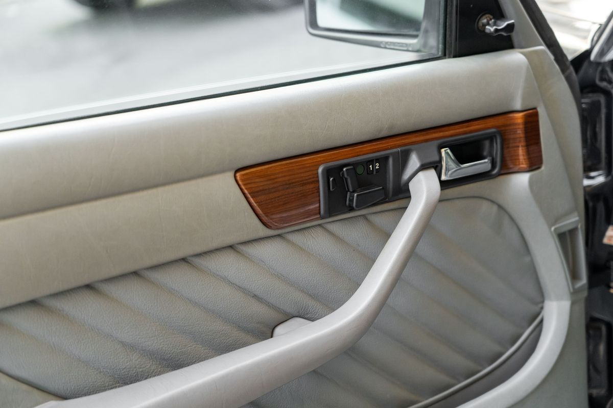mercedes-benz-300-se-1990-gasolina-2960cc