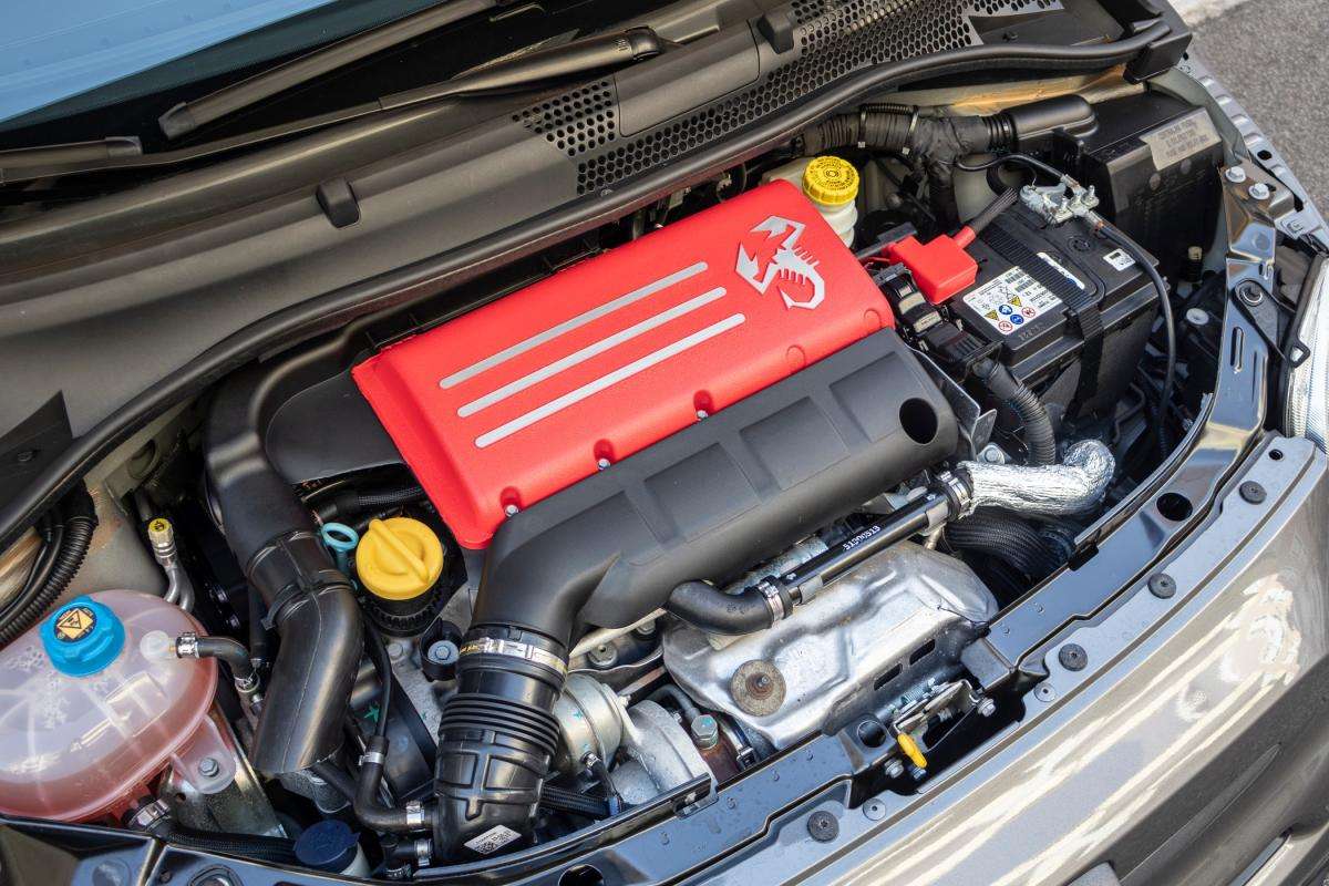 abarth-695-2024-gasolina-1368cc