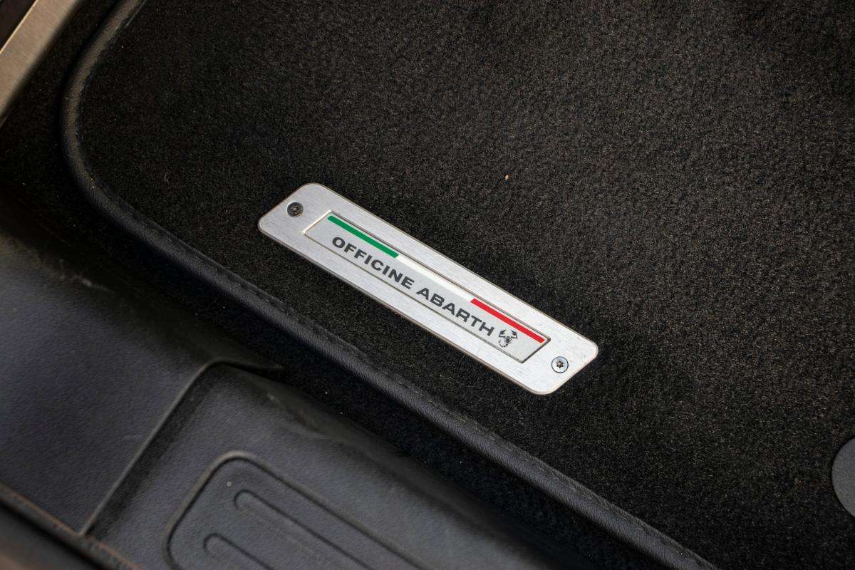 abarth-695-2024-gasolina-1368cc