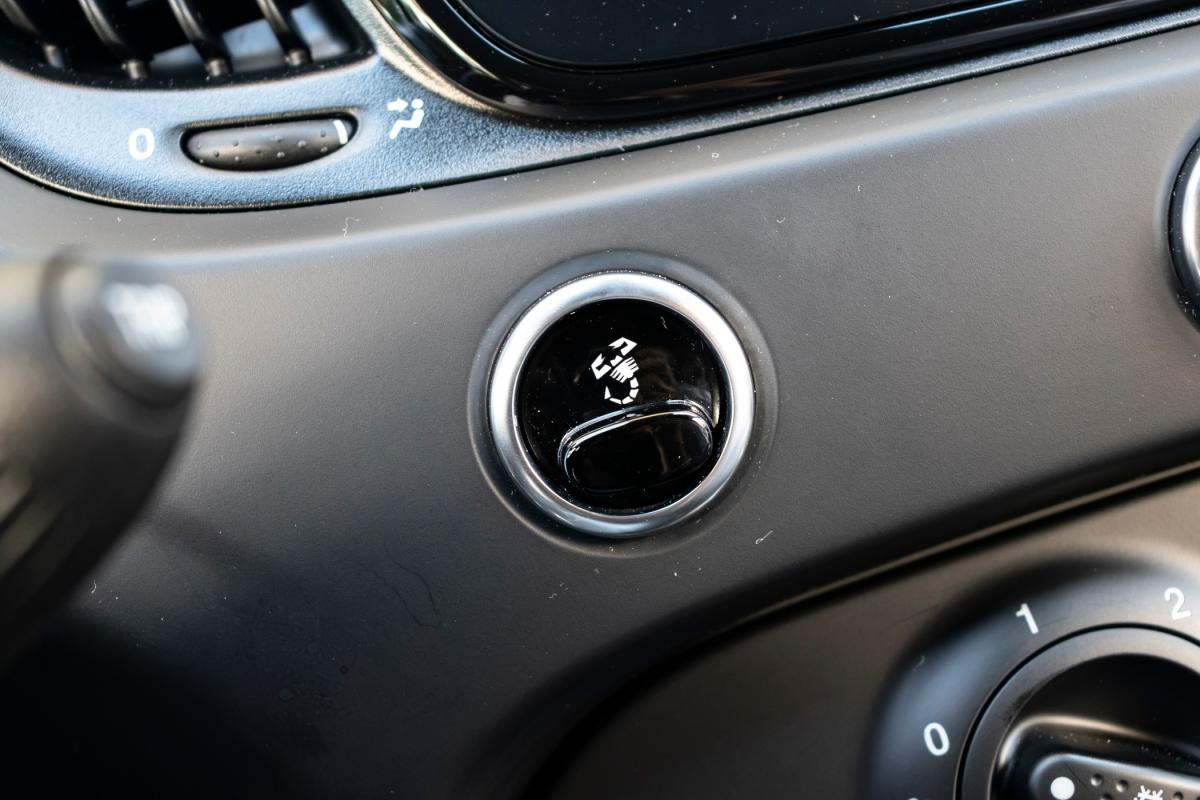 abarth-695-2024-gasolina-1368cc