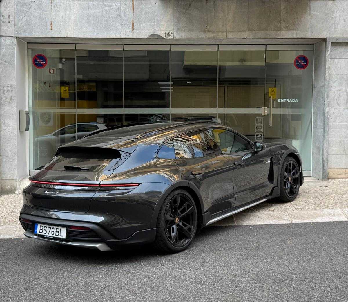 porsche-taycan-2025-eletrico-0cc