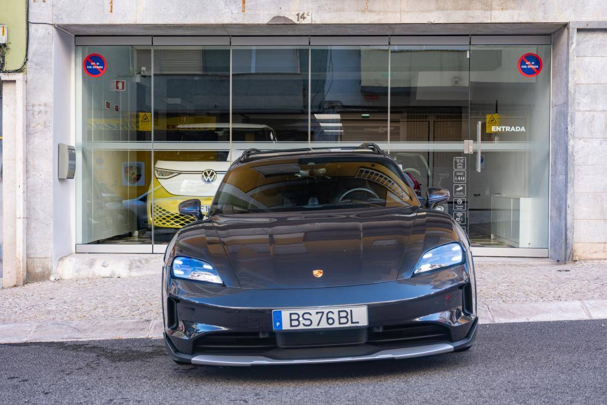 porsche-taycan-2025-eletrico-0cc
