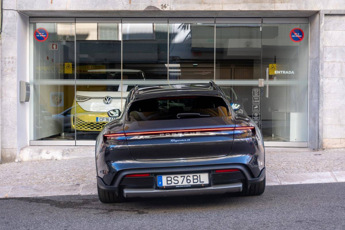 porsche-taycan-2025-eletrico-0cc
