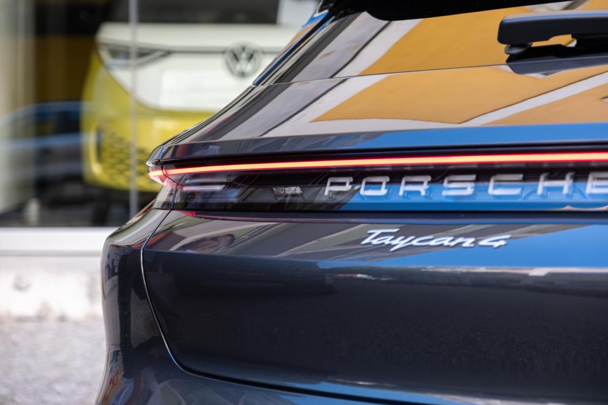 porsche-taycan-2025-eletrico-0cc