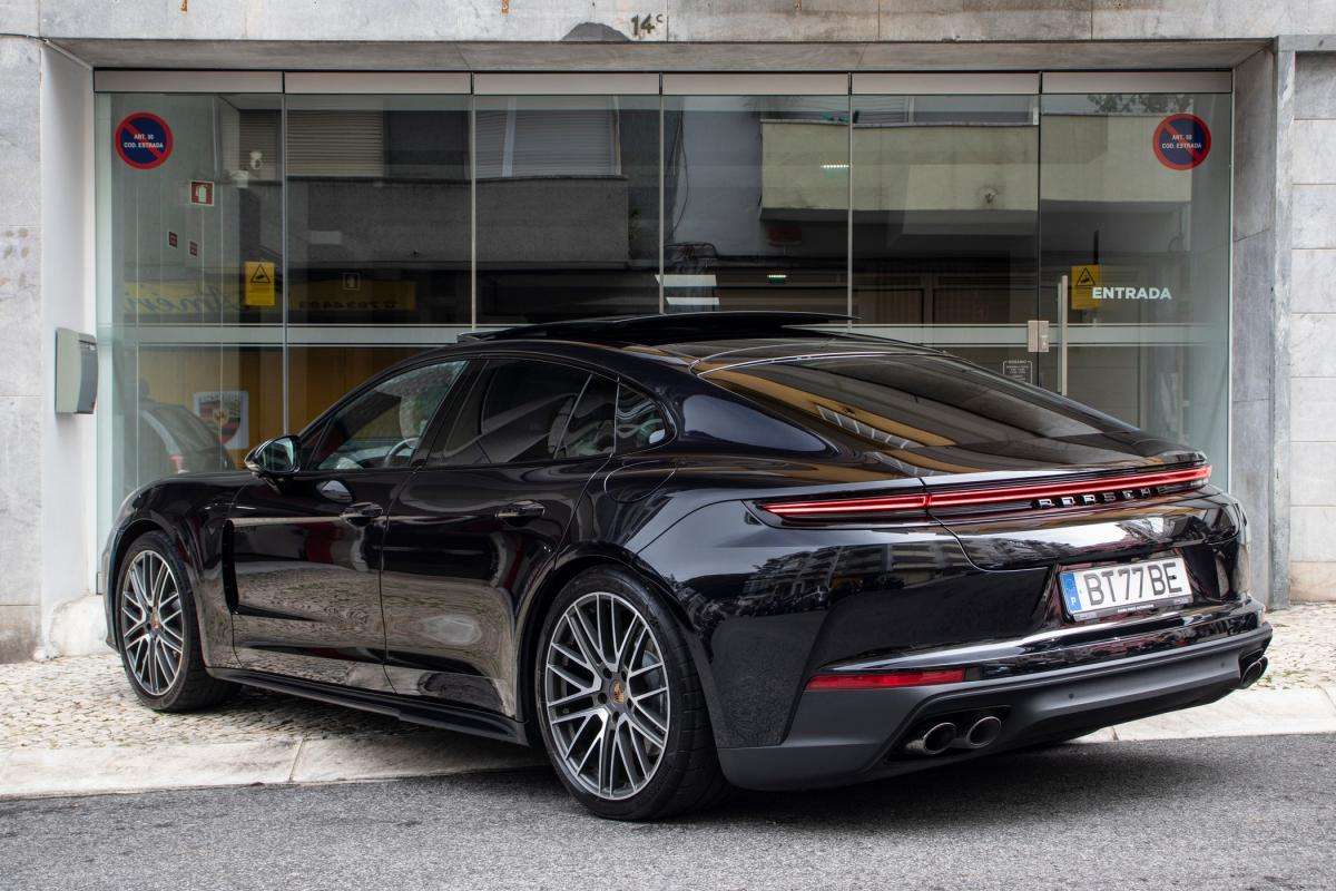 porsche-panamera-2024-hibrido-a-gasolina-2894cc