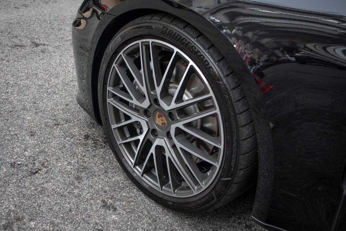 porsche-panamera-2024-hibrido-a-gasolina-2894cc