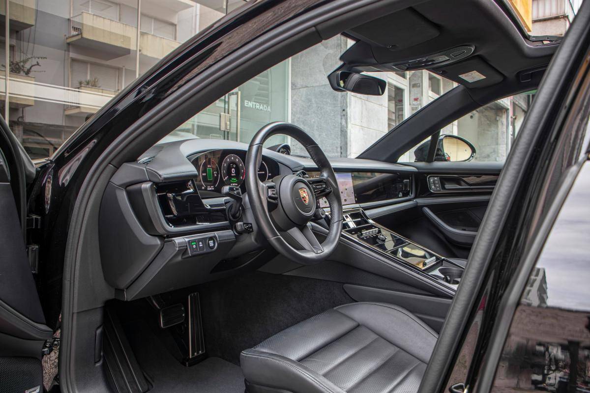 porsche-panamera-2024-hibrido-a-gasolina-2894cc