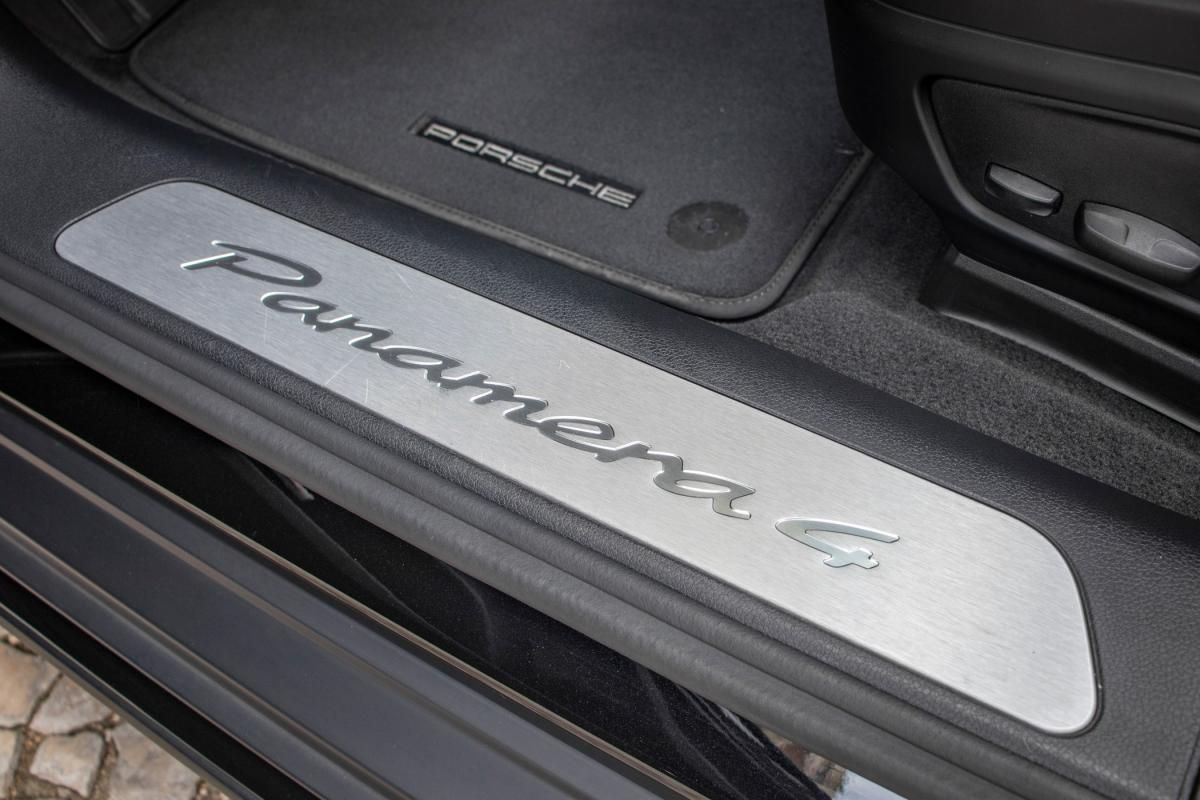 porsche-panamera-2024-hibrido-a-gasolina-2894cc