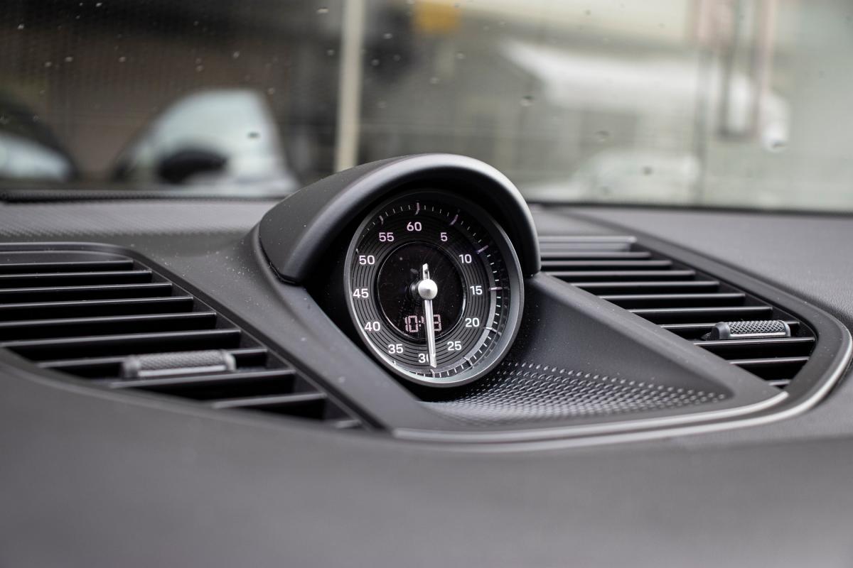 porsche-panamera-2024-hibrido-a-gasolina-2894cc