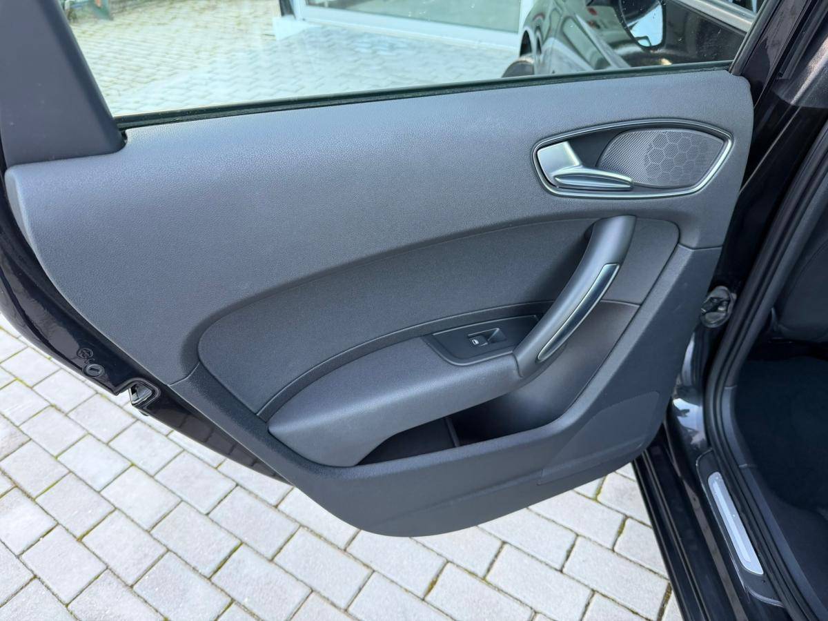 audi-a1-sportback-2014-diesel-1598cc