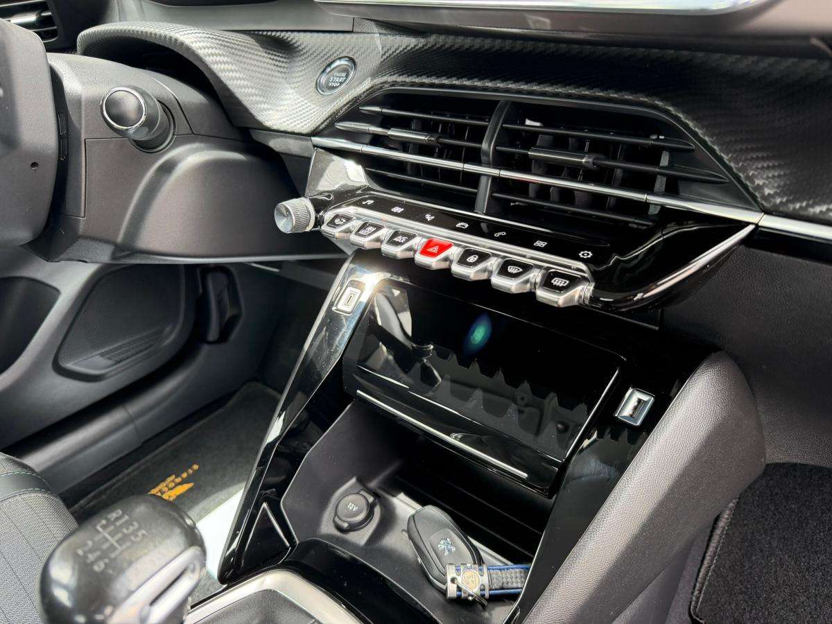peugeot-208-2019-gasolina-1199cc