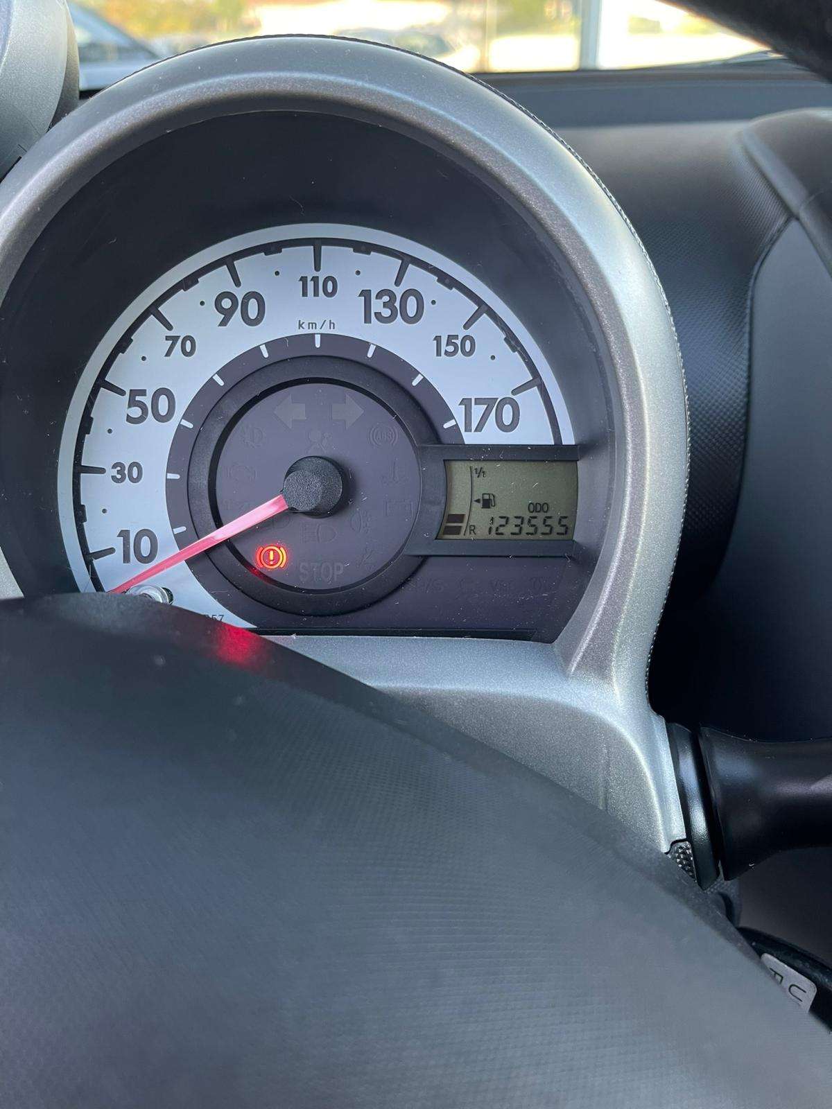 peugeot-107-2009-gasolina-998cc