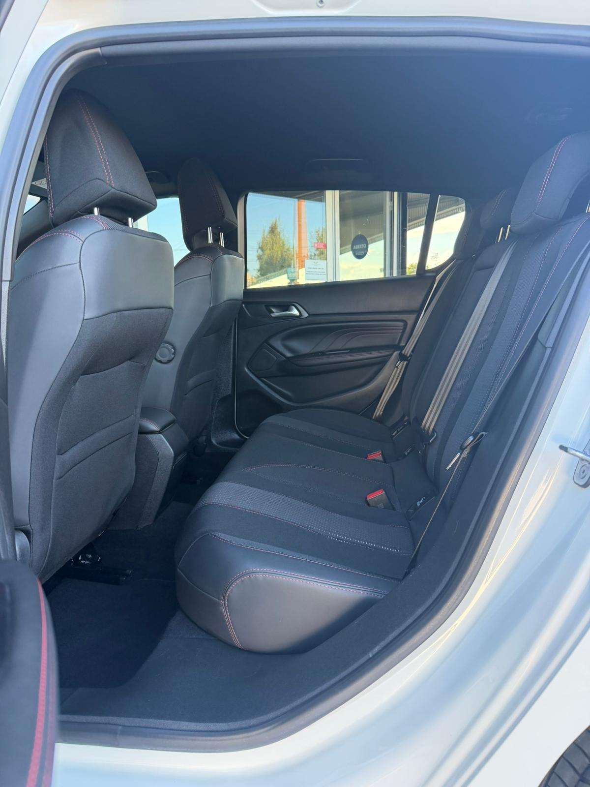 peugeot-308-2018-gasolina-1199cc
