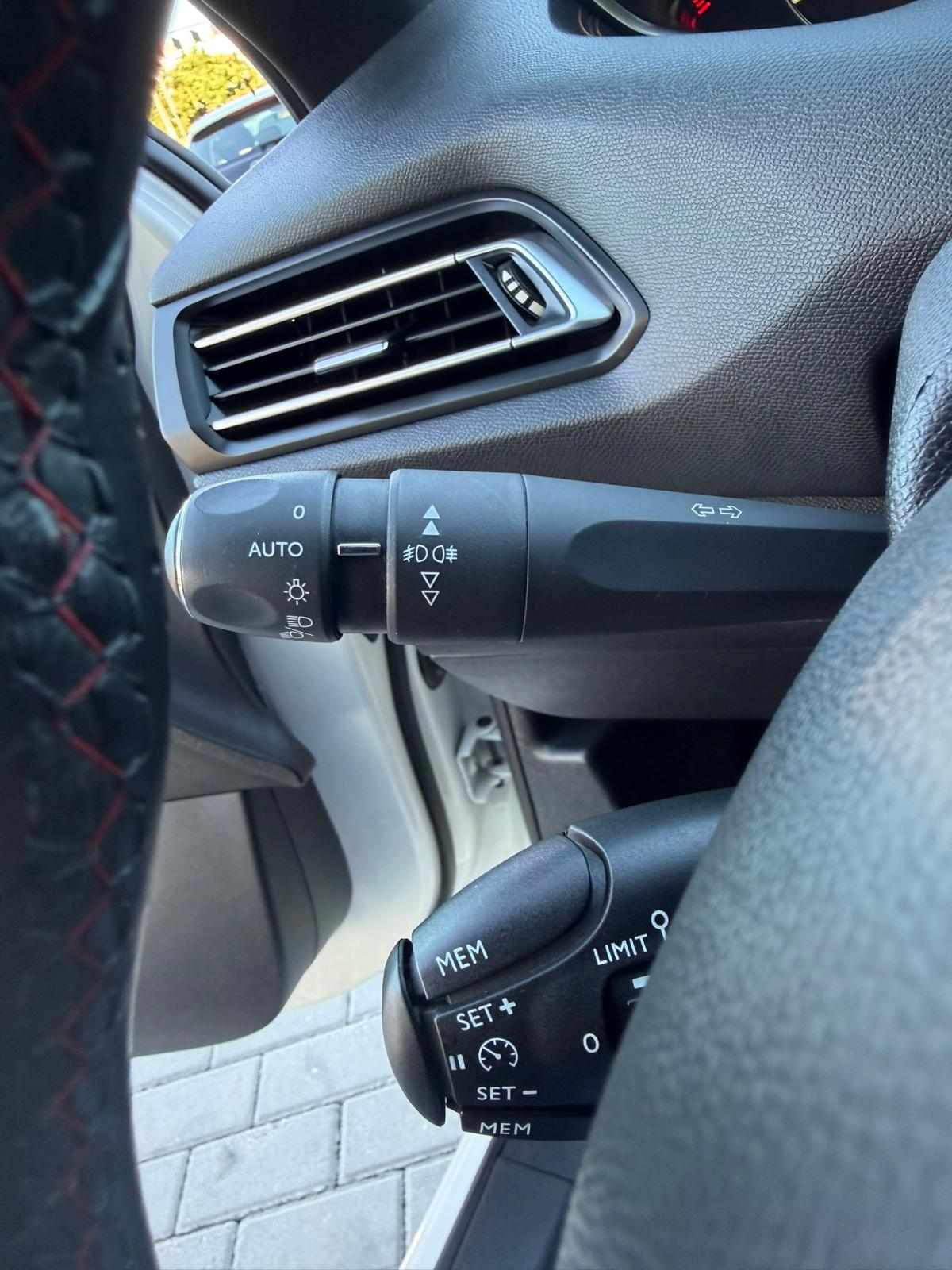 peugeot-308-2018-gasolina-1199cc