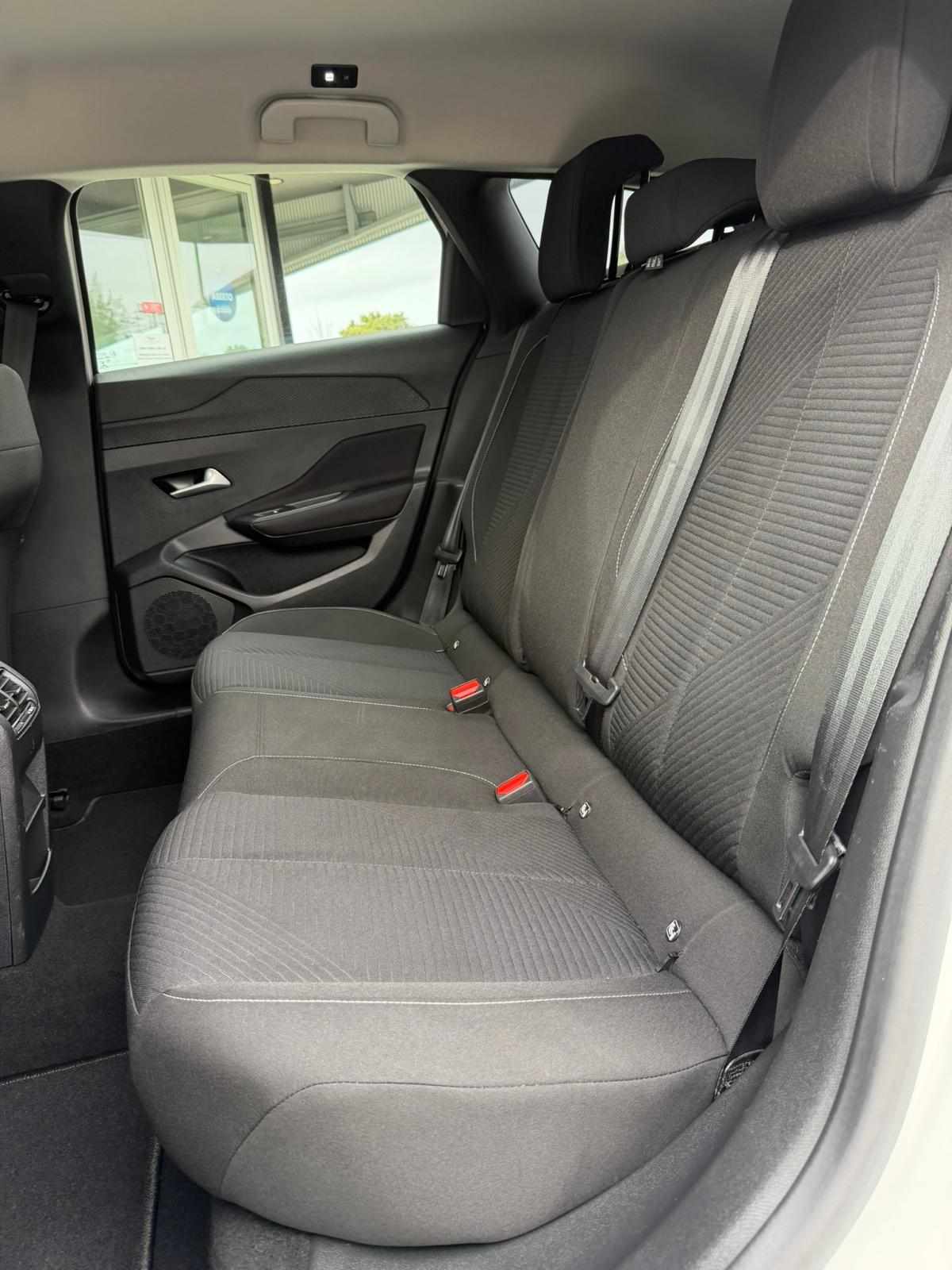 peugeot-308-sw-2023-diesel-1499cc
