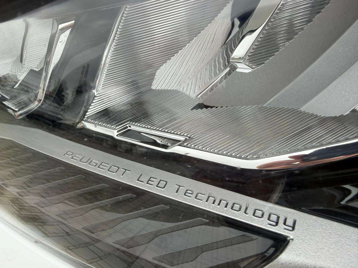 peugeot-308-sw-2023-diesel-1499cc