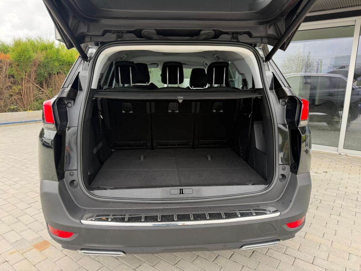 peugeot-5008-2018-diesel-1499cc