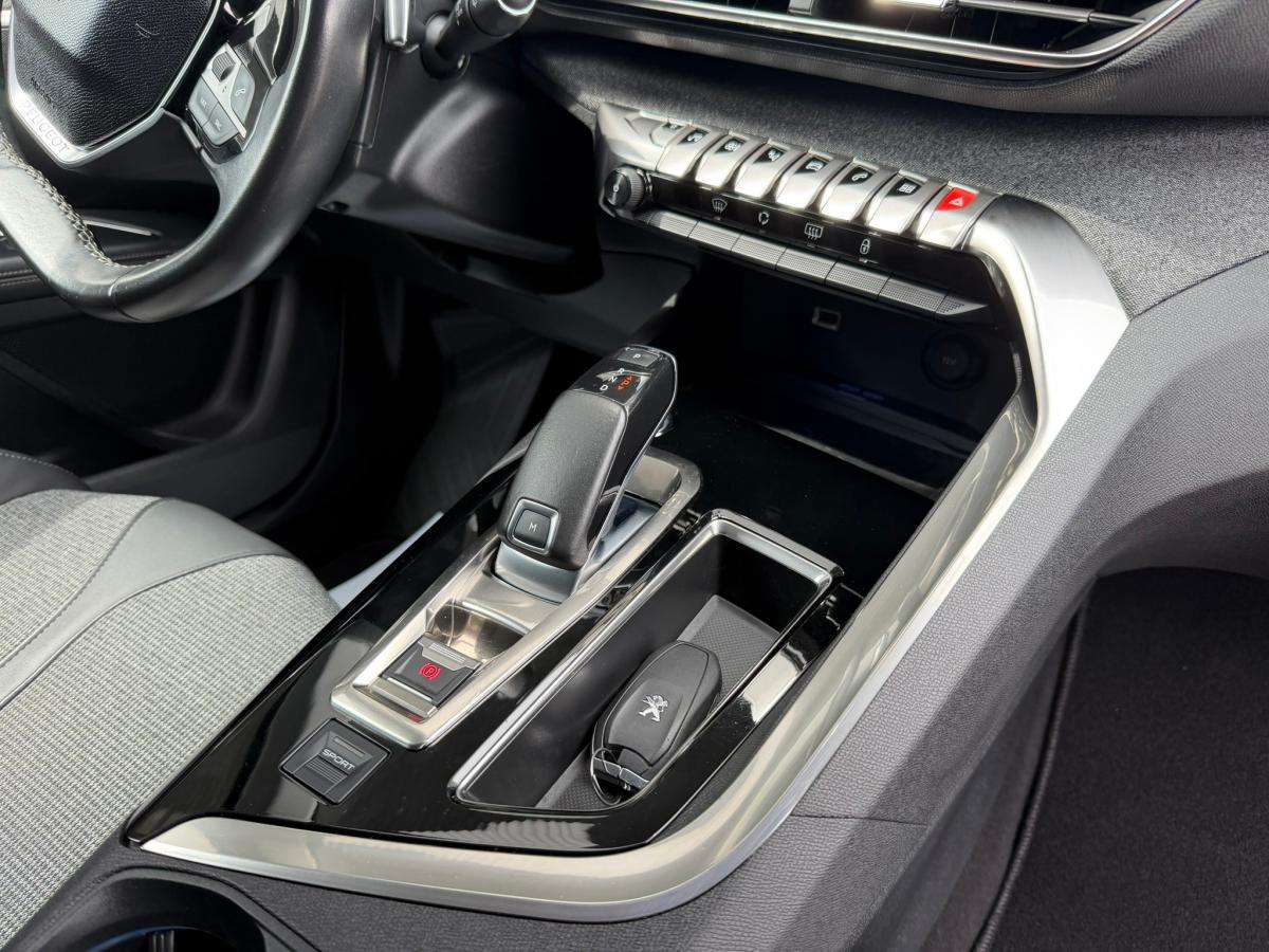 peugeot-5008-2018-diesel-1499cc