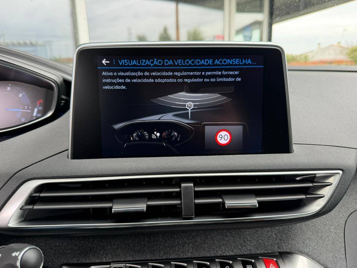 peugeot-5008-2018-diesel-1499cc