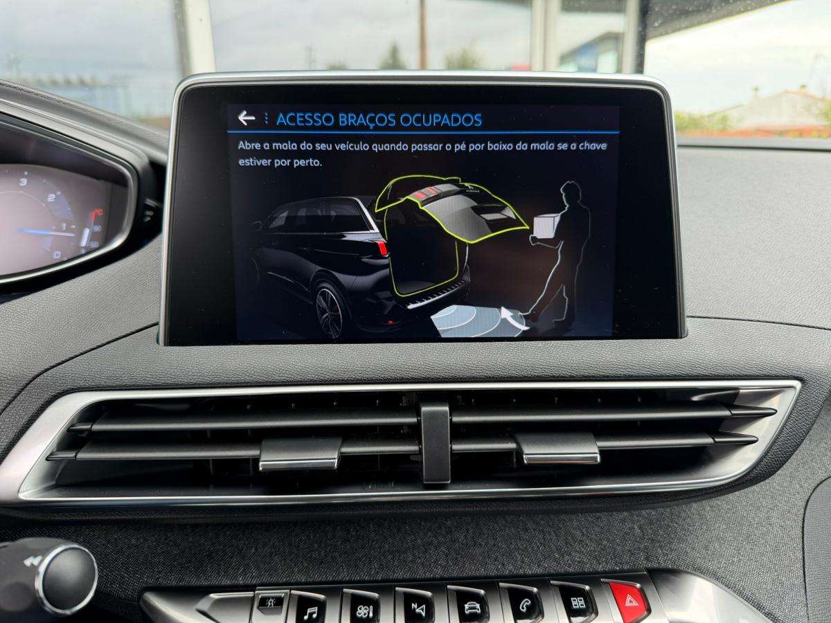 peugeot-5008-2018-diesel-1499cc