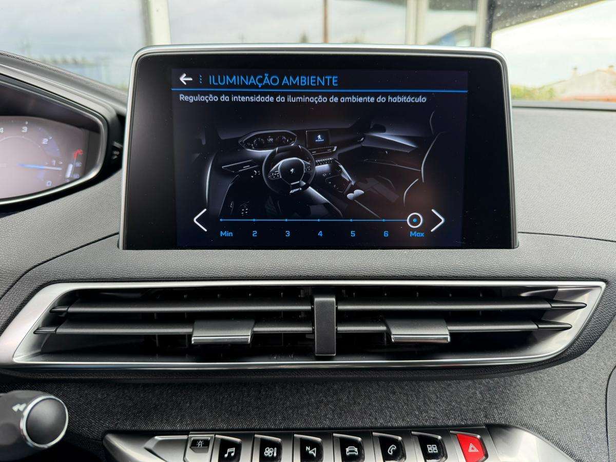 peugeot-5008-2018-diesel-1499cc