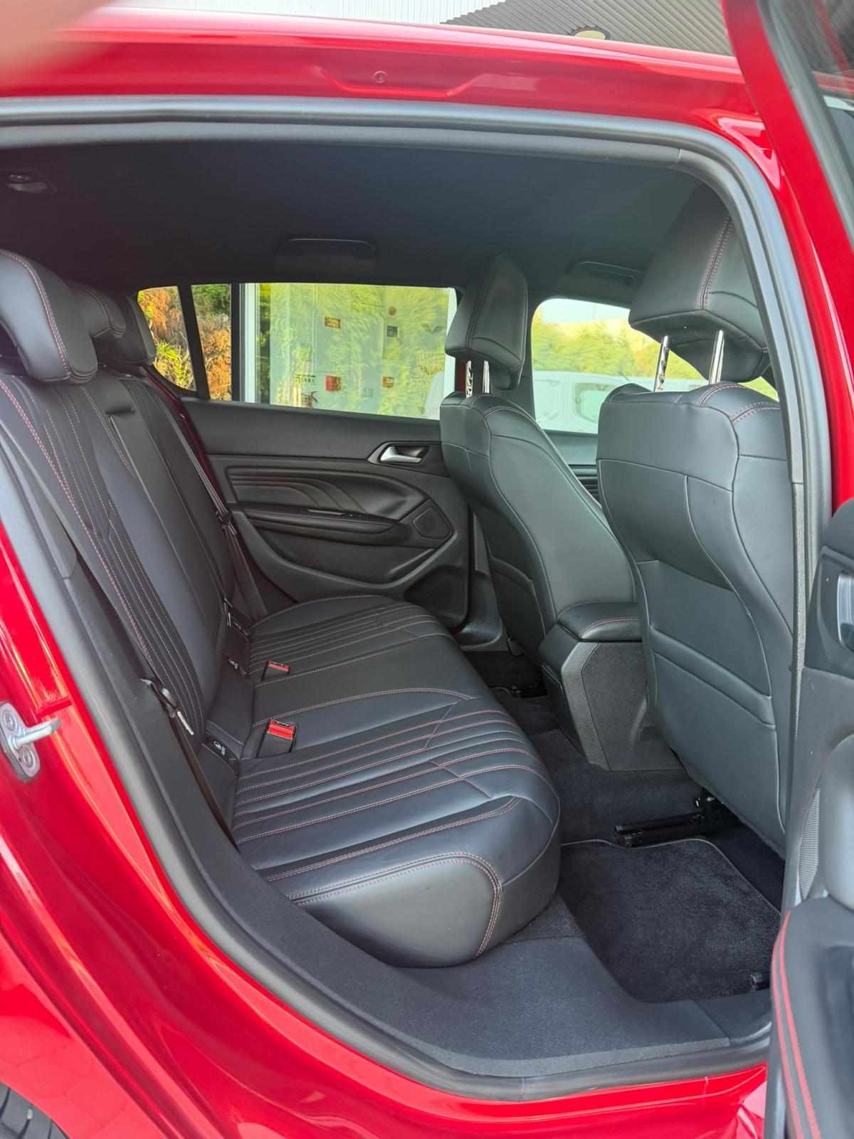 peugeot-308-2016-gasolina-1199cc
