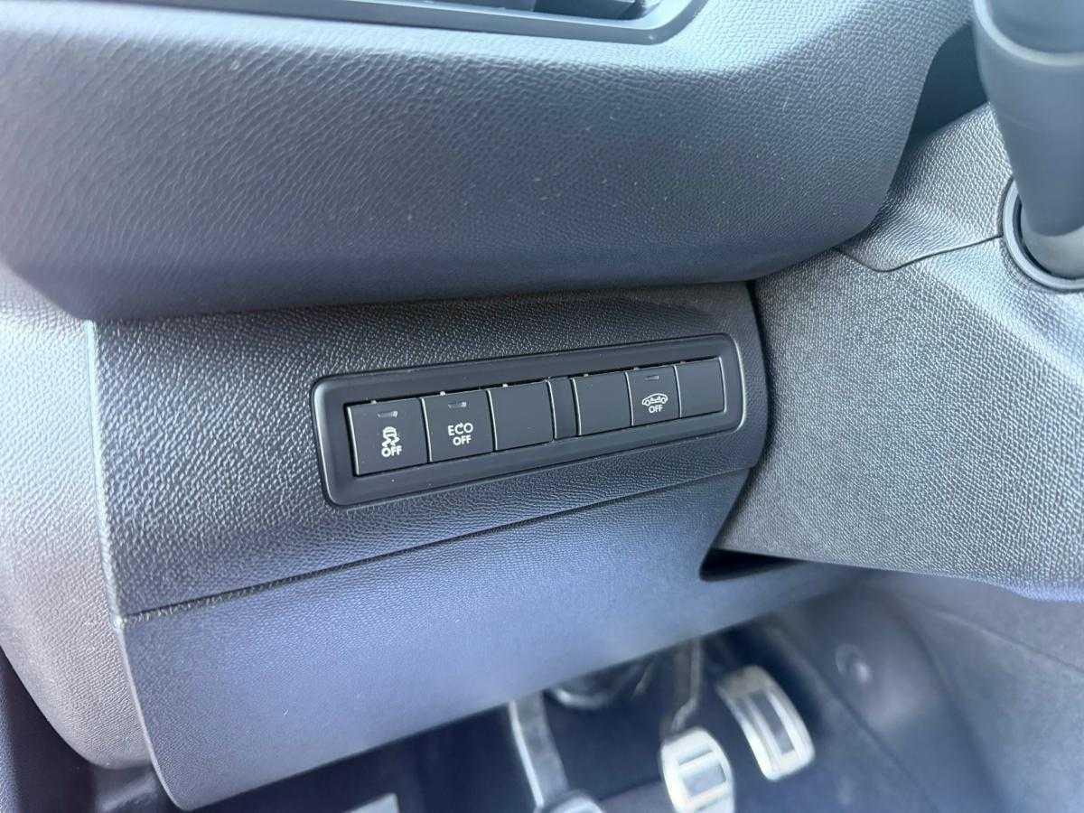 peugeot-308-2016-gasolina-1199cc