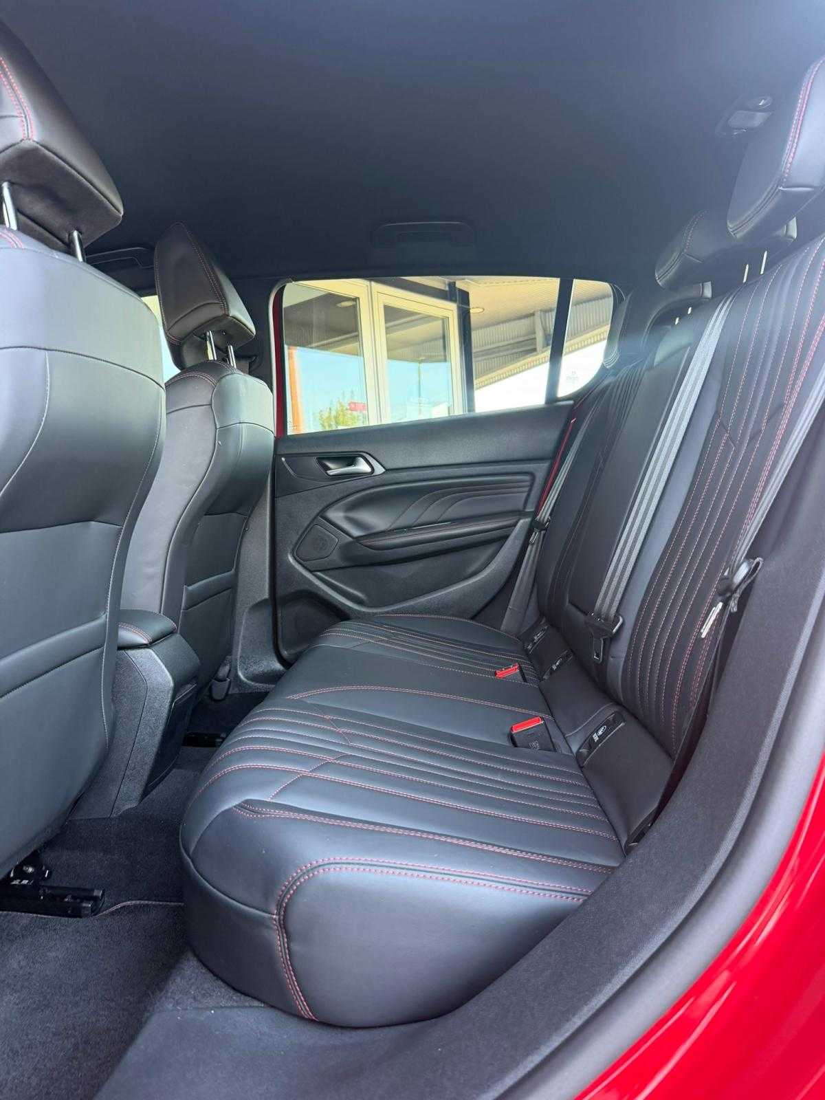 peugeot-308-2016-gasolina-1199cc