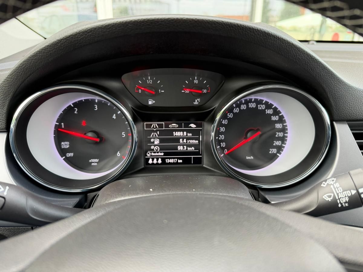 opel-astra-2018-diesel-1598cc
